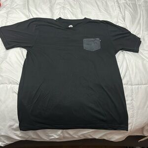 Nike SB Tshirt size L, pocket